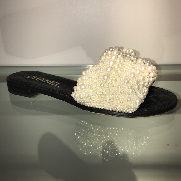 Chanel 10mm Cascade of Pearls (Sold in Store) - Picture 1 of 2